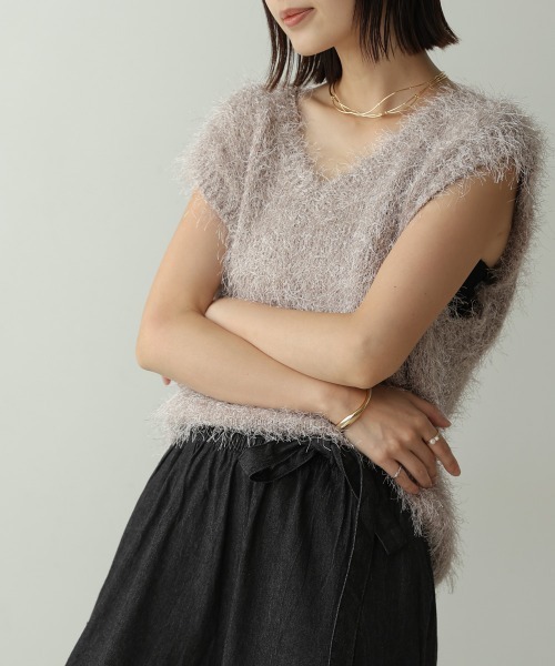 Bou Jeloud（ブージュルード）の「ダンスフェザーVネックベスト（ベスト・レディース・チャコールグレー/ブラウン・38）」の3枚目の写真