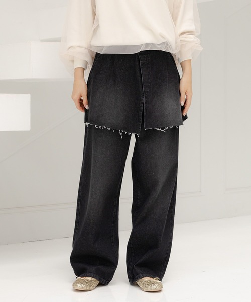 LAKOLE(ラコレ)の「スカートレイヤーデニムパンツ / 134486(デニムパンツ・レディース・ブラック/ブルー・SMALL/MEDIUM)」の1枚目の写真