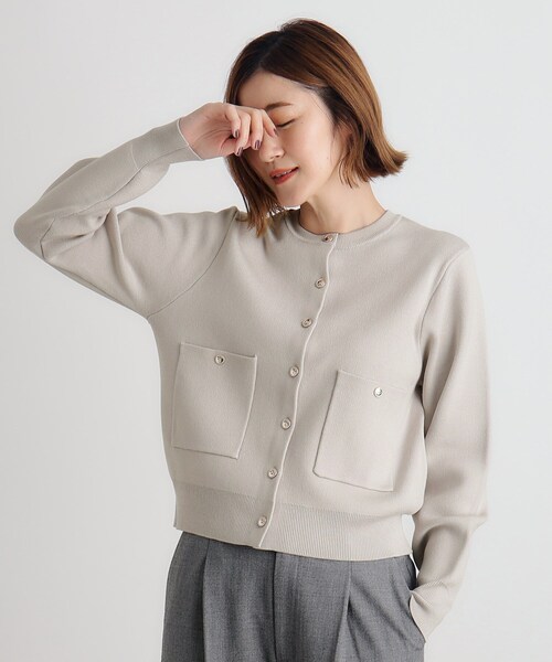 grove（グローブ）の「【毛玉軽減】ゴールドボタンクルーネックカーディガン（カーディガン/ボレロ・レディース・ナチュラル/ブラック/ワインレッド・02/03/01/04/05）」の8枚目の写真
