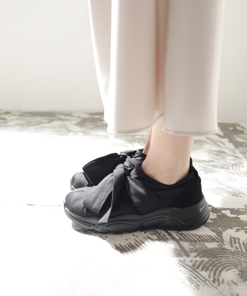 SESTO(セスト)の「ストレッチフィットレースアップ軽量スニーカー(スニーカー・レディース・シルバー/ブラック・S/M/L/LL/3L)」の9枚目の写真