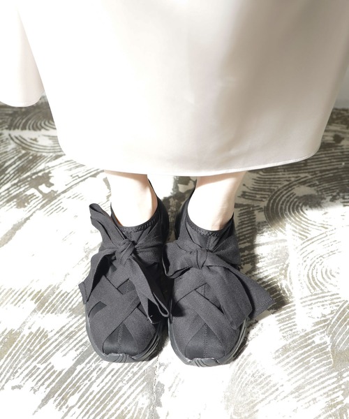 SESTO(セスト)の「ストレッチフィットレースアップ軽量スニーカー(スニーカー・レディース・シルバー/ブラック・S/M/L/LL/3L)」の10枚目の写真