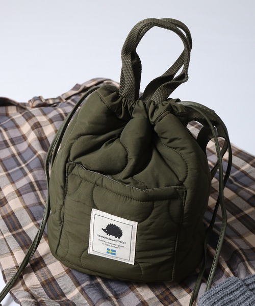 SCANDINAVIAN FOREST（スカンジナビアン・フォレスト）の「SCANDINAVIAN FOREST　ウェーブキルト2WAY巾着ショルダー（ショルダーバッグ・レディース・グレイッシュベージュ/ブラック/カーキ・FREE）」の3枚目の写真