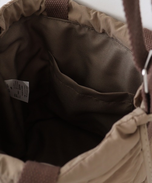 SCANDINAVIAN FOREST（スカンジナビアン・フォレスト）の「SCANDINAVIAN FOREST　ウェーブキルト2WAY巾着ショルダー（ショルダーバッグ・レディース・グレイッシュベージュ/ブラック/カーキ・FREE）」の10枚目の写真