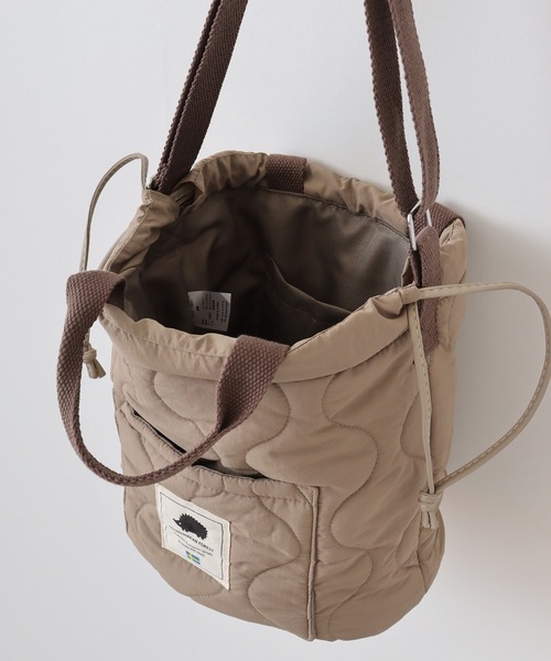 SCANDINAVIAN FOREST（スカンジナビアン・フォレスト）の「SCANDINAVIAN FOREST　ウェーブキルト2WAY巾着ショルダー（ショルダーバッグ・レディース・グレイッシュベージュ/ブラック/カーキ・FREE）」の11枚目の写真