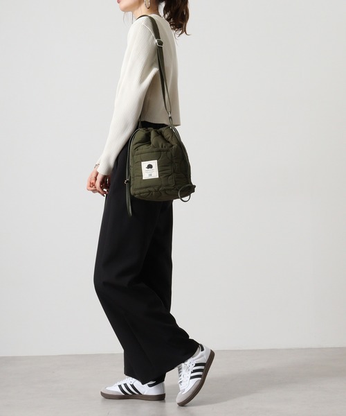 SCANDINAVIAN FOREST（スカンジナビアン・フォレスト）の「SCANDINAVIAN FOREST　ウェーブキルト2WAY巾着ショルダー（ショルダーバッグ・レディース・グレイッシュベージュ/ブラック/カーキ・FREE）」の4枚目の写真