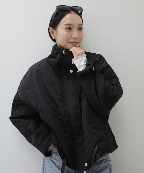 y/m by 村岡美里（イムバイムラオカミサト）の「ワッシャータフタ縦キルトジャケット（その他アウター・レディース・アイボリー/ブラック・FREE）」の6枚目の写真