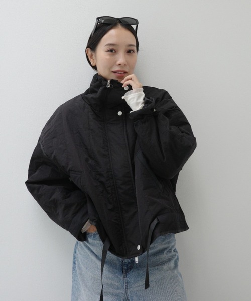 y/m by 村岡美里（イムバイムラオカミサト）の「ワッシャータフタ縦キルトジャケット（その他アウター・レディース・アイボリー/ブラック・FREE）」の7枚目の写真