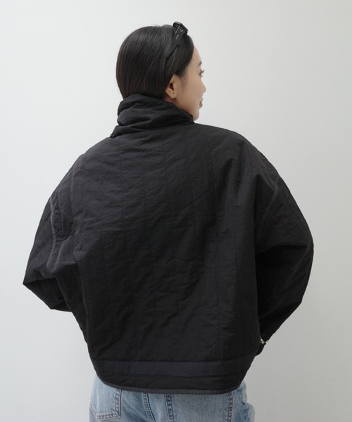 y/m by 村岡美里（イムバイムラオカミサト）の「ワッシャータフタ縦キルトジャケット（その他アウター・レディース・アイボリー/ブラック・FREE）」の16枚目の写真