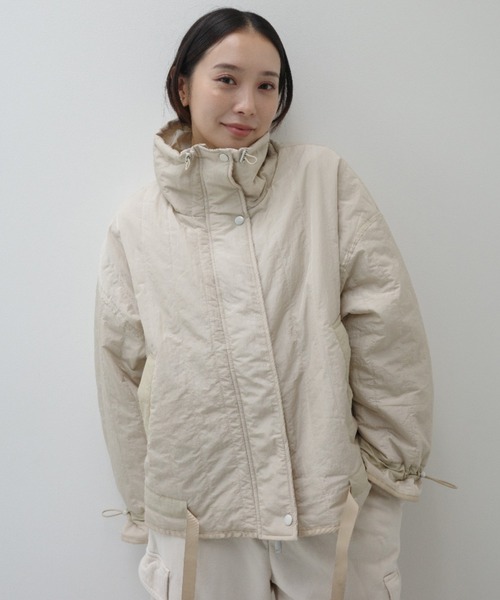 y/m by 村岡美里（イムバイムラオカミサト）の「ワッシャータフタ縦キルトジャケット（その他アウター・レディース・アイボリー/ブラック・FREE）」の19枚目の写真