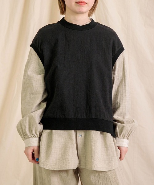 prit（プリット）の「[prit] ギマメッシュ×リネンコットンピンオックス 切替プルオーバーベスト（ベスト・レディース・ライトベージュ/ブラック・FREE）」の2枚目の写真