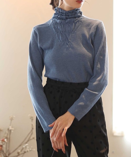 Sawa a la mode（サワアラモード）の「シャーリングネックリブニットトップス（ニット/セーター・レディース・ブラック/ブルー/オレンジ・FREE）」の2枚目の写真