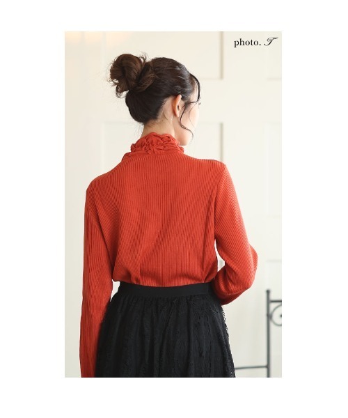 Sawa a la mode（サワアラモード）の「シャーリングネックリブニットトップス（ニット/セーター・レディース・ブラック/ブルー/オレンジ・FREE）」の9枚目の写真
