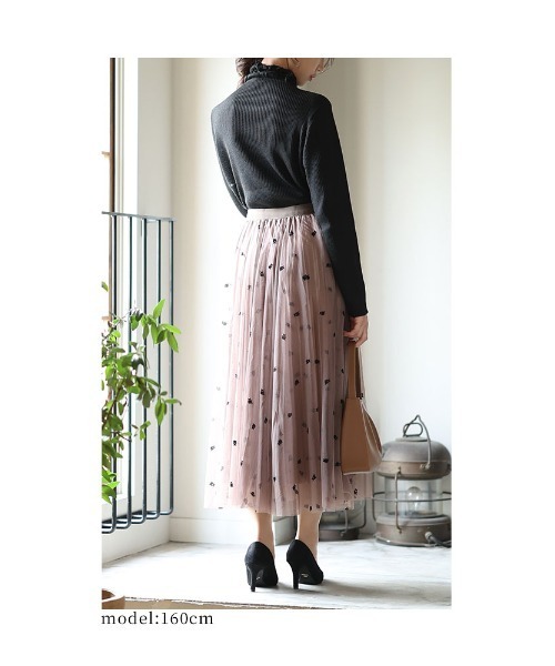 Sawa a la mode（サワアラモード）の「シャーリングネックリブニットトップス（ニット/セーター・レディース・ブラック/ブルー/オレンジ・FREE）」の14枚目の写真