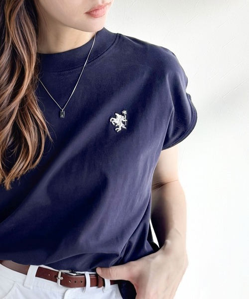 classicalelf(クラシカルエルフ)の「大人女子の上品ベーシック。綿100%シルケットモックネックフレンチTシャツ(刺繍)(Tシャツ/カットソー・レディース・ネイビー/ホワイト/ライトグレー/グリーン/ブラック/ホワイト系その他/ブラック系その他・X-LARGE/SMALL/MEDIUM/LARGE)」の7枚目の写真