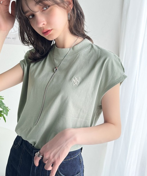 classicalelf(クラシカルエルフ)の「大人女子の上品ベーシック。綿100%シルケットモックネックフレンチTシャツ(刺繍)(Tシャツ/カットソー・レディース・ネイビー/ホワイト/ライトグレー/グリーン/ブラック/ホワイト系その他/ブラック系その他・X-LARGE/SMALL/MEDIUM/LARGE)」の9枚目の写真