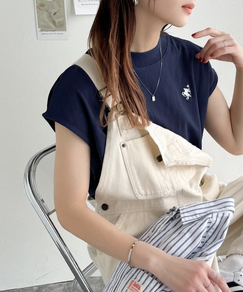 classicalelf(クラシカルエルフ)の「大人女子の上品ベーシック。綿100%シルケットモックネックフレンチTシャツ(刺繍)(Tシャツ/カットソー・レディース・ネイビー/ホワイト/ライトグレー/グリーン/ブラック/ホワイト系その他/ブラック系その他・X-LARGE/SMALL/MEDIUM/LARGE)」の17枚目の写真