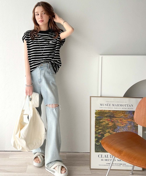 classicalelf(クラシカルエルフ)の「大人女子の上品ベーシック。綿100%シルケットモックネックフレンチTシャツ(刺繍)(Tシャツ/カットソー・レディース・ネイビー/ホワイト/ライトグレー/グリーン/ブラック/ホワイト系その他/ブラック系その他・X-LARGE/SMALL/MEDIUM/LARGE)」の12枚目の写真
