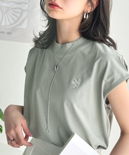 classicalelf(クラシカルエルフ)の「大人女子の上品ベーシック。綿100%シルケットモックネックフレンチTシャツ(刺繍)(Tシャツ/カットソー・レディース・ネイビー/ホワイト/ライトグレー/グリーン/ブラック/ホワイト系その他/ブラック系その他・X-LARGE/SMALL/MEDIUM/LARGE)」の8枚目の写真