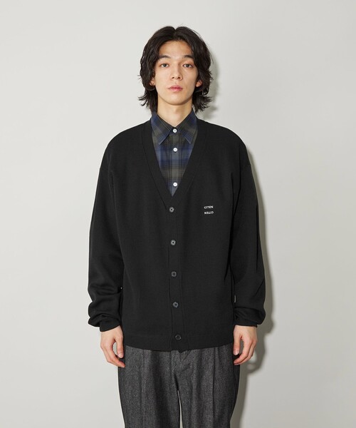 CITEN（シテン）の「＜CITEN＞エッセンシャルVネックカーディガン（カーディガン/ボレロ・メンズ・ブラック/ベージュ/ライトグレー/ブラウン・L/M）」の10枚目の写真