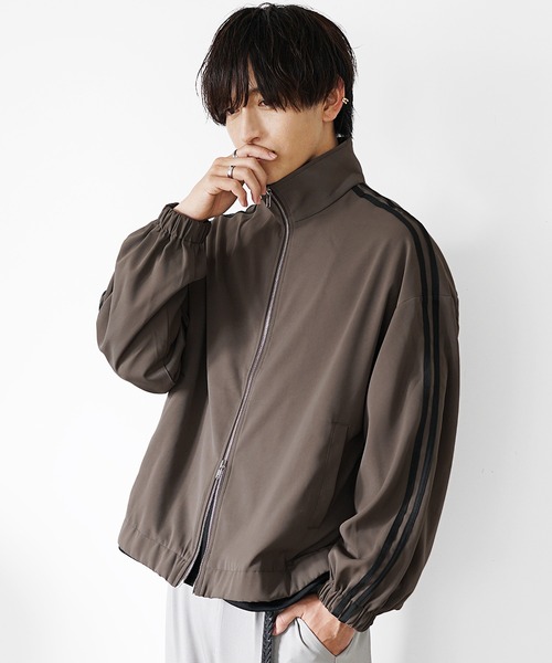 MinoriTY（マイノリティ）の「【MinoriTY】さら艶生地ダブルジップサイドライントラックジャケット ブルゾン メンズ 春服（ジャージ・メンズ・チャコール/モカ・S/M/L）」の8枚目の写真