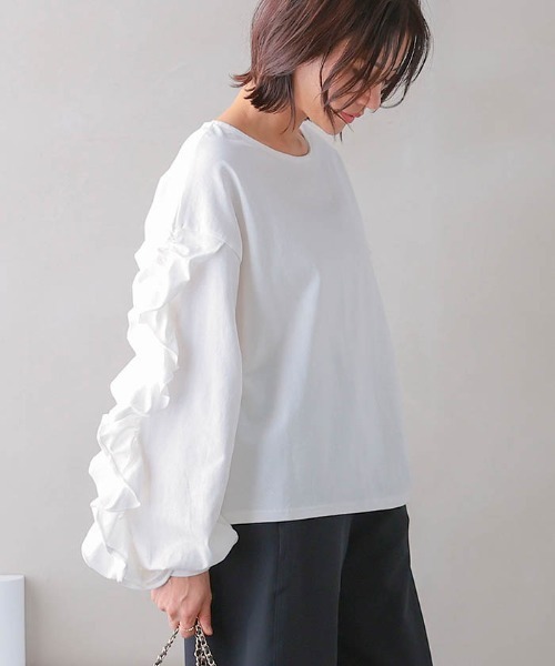 aquagarage(アクアガレージ)の「ボリュームフリルスリーブ長袖カットソー(Tシャツ/カットソー・レディース・オフホワイト/ブラック/チャコール・M)」の4枚目の写真