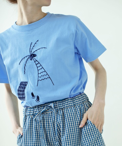PAR ICI(パーリッシィ)の「ヤシの木 ハンドステッチ風Tシャツ(Tシャツ/カットソー・レディース・ホワイト/サックスブルー/グレー・FREE)」の9枚目の写真
