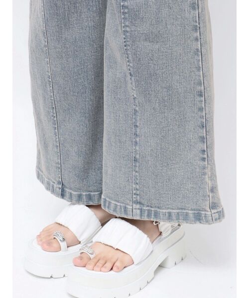 CALNAMUR（カルナムール）の「BACK RIBBON DENIM ALL IN ONE/バックリボンデニムオールインワン（つなぎ/オールインワン・レディース・ライトブルー/インディゴブルー・SMALL/MEDIUM）」の4枚目の写真