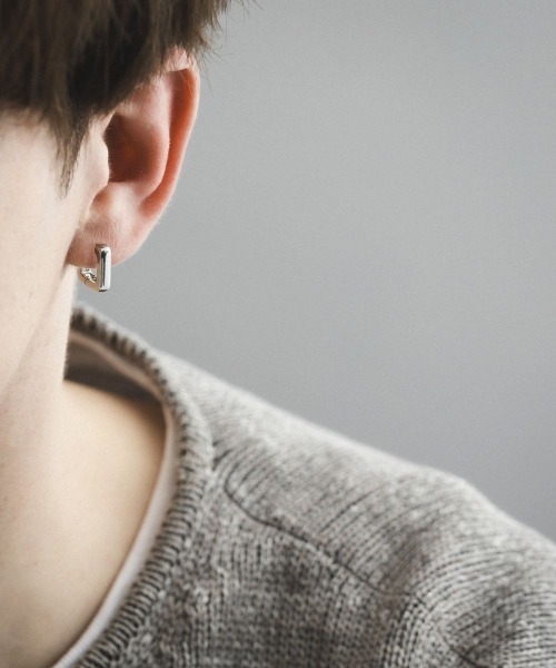 4℃ HOMME+（ヨンドシーオムプラス）の「シルバー フープ ピアス/片耳用（ピアス（片耳用）・メンズ・シルバー・FREE）」の3枚目の写真