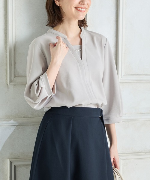 Honeys(ハニーズ)の「【ハニさら・接触冷感・イージーケア・UVカット】7分袖アクセ付トップス(Tシャツ/カットソー・レディース・ネイビー/ブルー/ブラック/ライトグレー・LL/3L/S/M/L)」の2枚目の写真