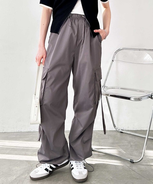 FIRST MOOD(ファーストムード)の「《FIRSTMOODコラボ》ルーズシルエットサイドリボンカーゴパンツ(カーゴパンツ・レディース・グレー/ブラック/カーキ・MEDIUM/LARGE)」の9枚目の写真