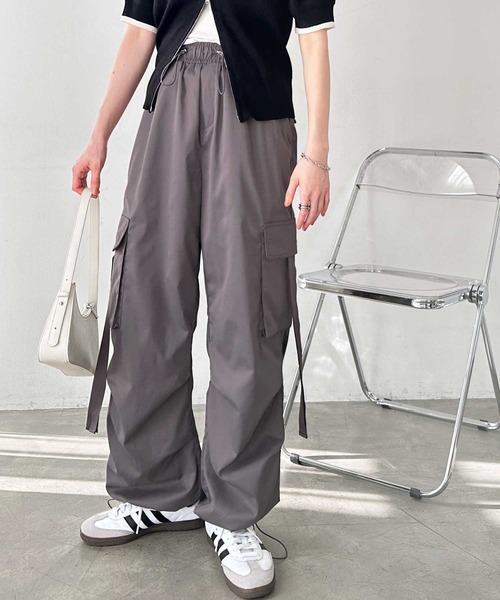 FIRST MOOD(ファーストムード)の「《FIRSTMOODコラボ》ルーズシルエットサイドリボンカーゴパンツ(カーゴパンツ・レディース・グレー/ブラック/カーキ・MEDIUM/LARGE)」の10枚目の写真