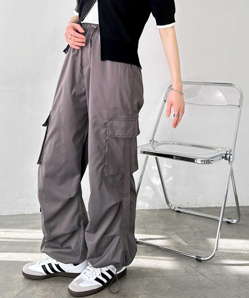 FIRST MOOD(ファーストムード)の「《FIRSTMOODコラボ》ルーズシルエットサイドリボンカーゴパンツ(カーゴパンツ・レディース・グレー/ブラック/カーキ・MEDIUM/LARGE)」の17枚目の写真