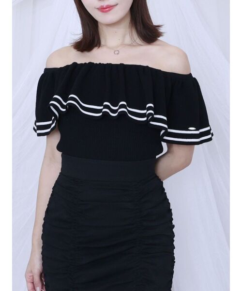 EATME（イートミー）の「オフショルダーニットTOP（ニット/セーター・レディース・レッド/オフホワイト/ブラック・FREE）」の2枚目の写真