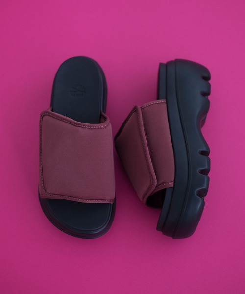 SHAKA(シャカ)の「SHAKA 厚底 サンダル PUFFY SLIDE CHUNKY パフィー スライド チャンキー(サンダル・レディース・ブラック/キナリ/ボルドー・23/24/25/26)」の18枚目の写真