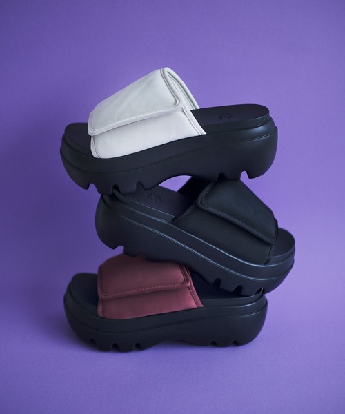 SHAKA(シャカ)の「SHAKA 厚底 サンダル PUFFY SLIDE CHUNKY パフィー スライド チャンキー(サンダル・レディース・ブラック/キナリ/ボルドー・23/24/25/26)」の19枚目の写真