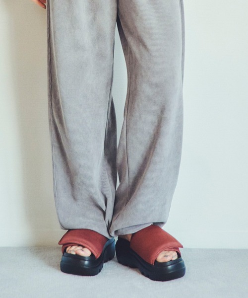 SHAKA(シャカ)の「SHAKA 厚底 サンダル PUFFY SLIDE CHUNKY パフィー スライド チャンキー(サンダル・レディース・ブラック/キナリ/ボルドー・23/24/25/26)」の21枚目の写真