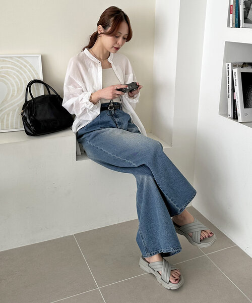 DISCOAT(ディスコート)の「【軽量・プチプラ】EVAクロスサンダル(サンダル・レディース・ホワイト/ブラック/グレー・MEDIUM/LARGE)」の14枚目の写真