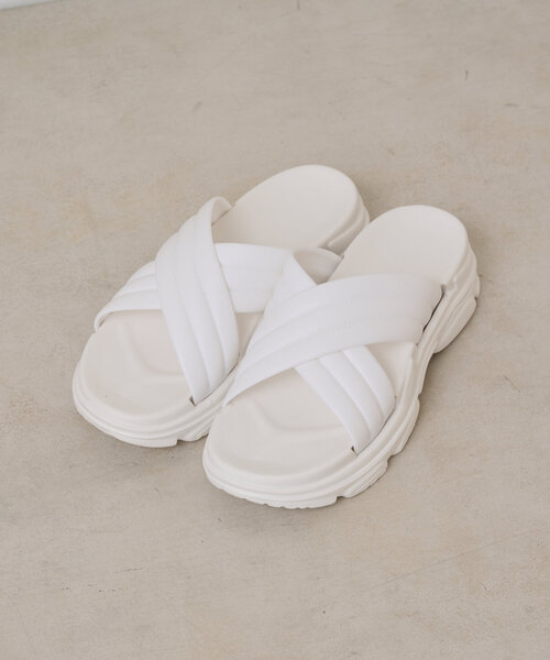 DISCOAT(ディスコート)の「【軽量・プチプラ】EVAクロスサンダル(サンダル・レディース・ホワイト/ブラック/グレー・MEDIUM/LARGE)」の17枚目の写真