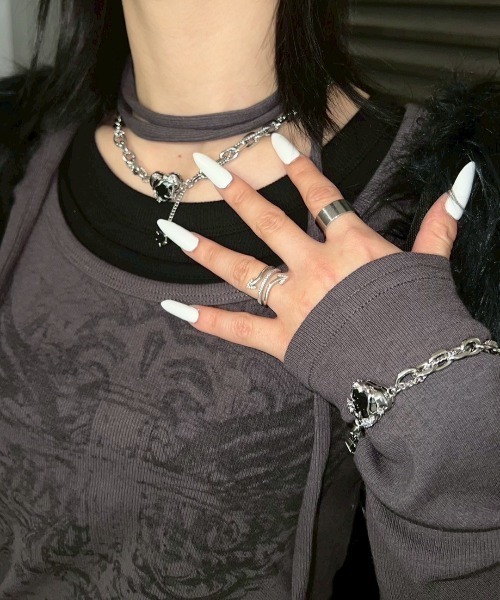 XU(エックスユー)の「【Never mind the XU】heart drop chain bracelet / 【ネバーマインド ザ エックスユー】ハートドロップチェーンブレスレットシルバーブレスレット(ブレスレット・メンズ・シルバー・ONE SIZE)」の5枚目の写真