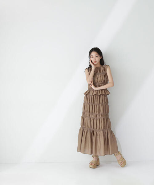 NATURAL BEAUTY BASIC（ナチュラルビューティーベーシック）の「◇シャーリングブラウス＆スカート（ワンピース・レディース・ブラウン/ベージュ・P/S/MEDIUM）」の6枚目の写真