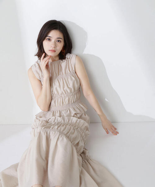 NATURAL BEAUTY BASIC（ナチュラルビューティーベーシック）の「◇シャーリングブラウス＆スカート（ワンピース・レディース・ブラウン/ベージュ・P/S/MEDIUM）」の2枚目の写真