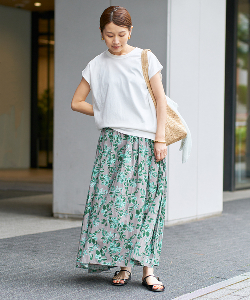 IENA(イエナ)の「《追加4》ラウンドテールプルオーバー(Tシャツ/カットソー・レディース・ブラウン/ブラック/ホワイト・FREE)」の6枚目の写真