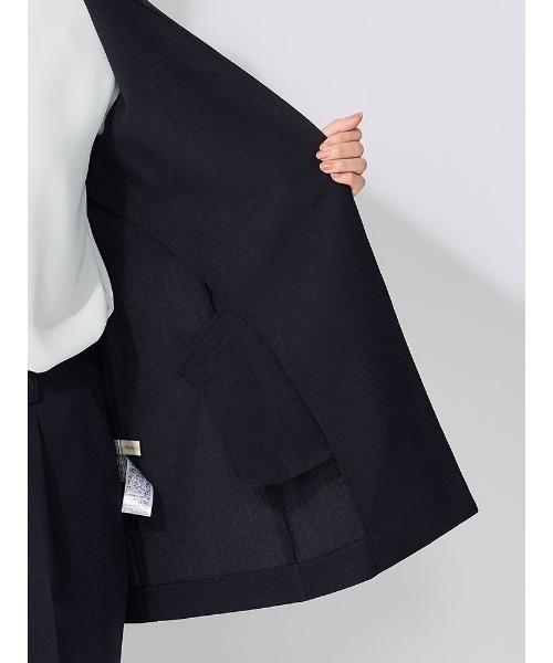 Perfect Suit FActory(パーフェクトスーツファクトリー)の「リネンライク【ボーテ・シルエット】ジレ ブラック/ネイビー/ブラウン(ビジネスシャツ・レディース・ブラック・S/M/L)」の13枚目の写真