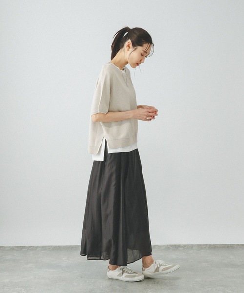 GLOBAL WORK(グローバルワーク)の「スッキレイさらさらドルマン/288068(ニット/セーター・レディース・ブラック系その他/ブルー系その他3/テラコッタ/ベージュ系その他/ダークグレー/ブラウン系その他・MEDIUM/LARGE)」の16枚目の写真