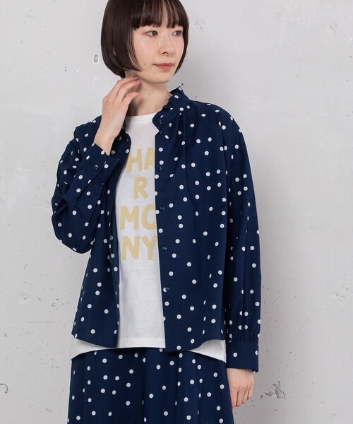 POU DOU DOU(プードゥドゥ)の「スタンドフリルカラーブラウス(シャツ/ブラウス・レディース・オフホワイト/ブラック/スミクロ/ネイビー・M)」の6枚目の写真