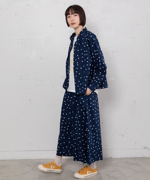 POU DOU DOU(プードゥドゥ)の「スタンドフリルカラーブラウス(シャツ/ブラウス・レディース・オフホワイト/ブラック/スミクロ/ネイビー・M)」の10枚目の写真