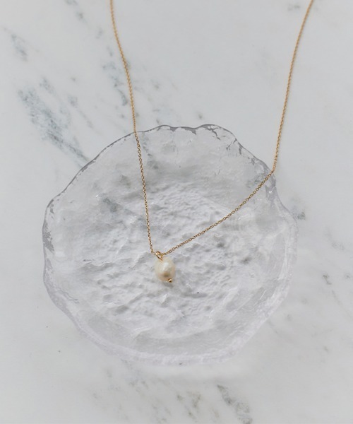 Pierrot(ピエロ)の「淡水パールシンプルネックレス(ネックレス・レディース・ゴールド・FREE)」の1枚目の写真
