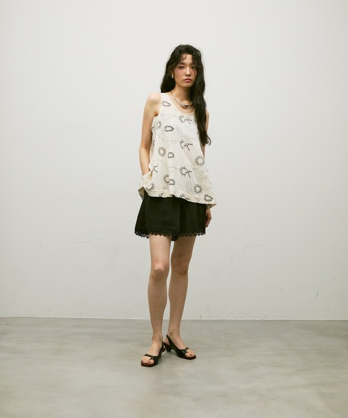 Lutim by u（ルチバイユー）の「Patent thong heel sandals/パテントトングヒールサンダル（サンダル・レディース・クリーム/ホワイト/ブラック・37/39）」の11枚目の写真