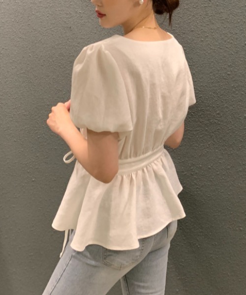 FAVORITO（ファヴォリート）の「Vネックリボントップス（シャツ/ブラウス・レディース・ブルー/ブラウン/ホワイト・F）」の12枚目の写真