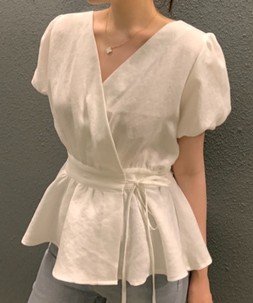 FAVORITO（ファヴォリート）の「Vネックリボントップス（シャツ/ブラウス・レディース・ブルー/ブラウン/ホワイト・F）」の16枚目の写真